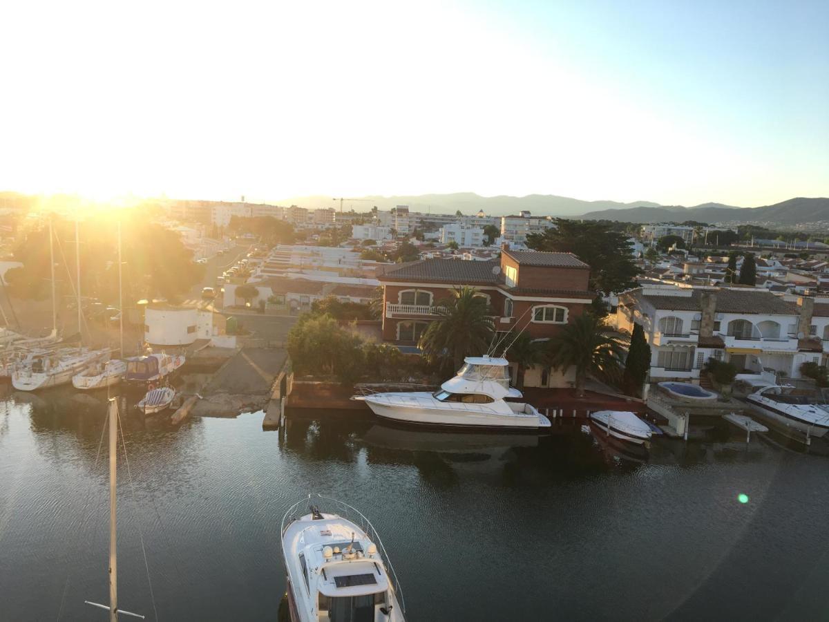 Vue Panoramique Sur La Mediterrannee, Sur Canal & Proche * Roses
