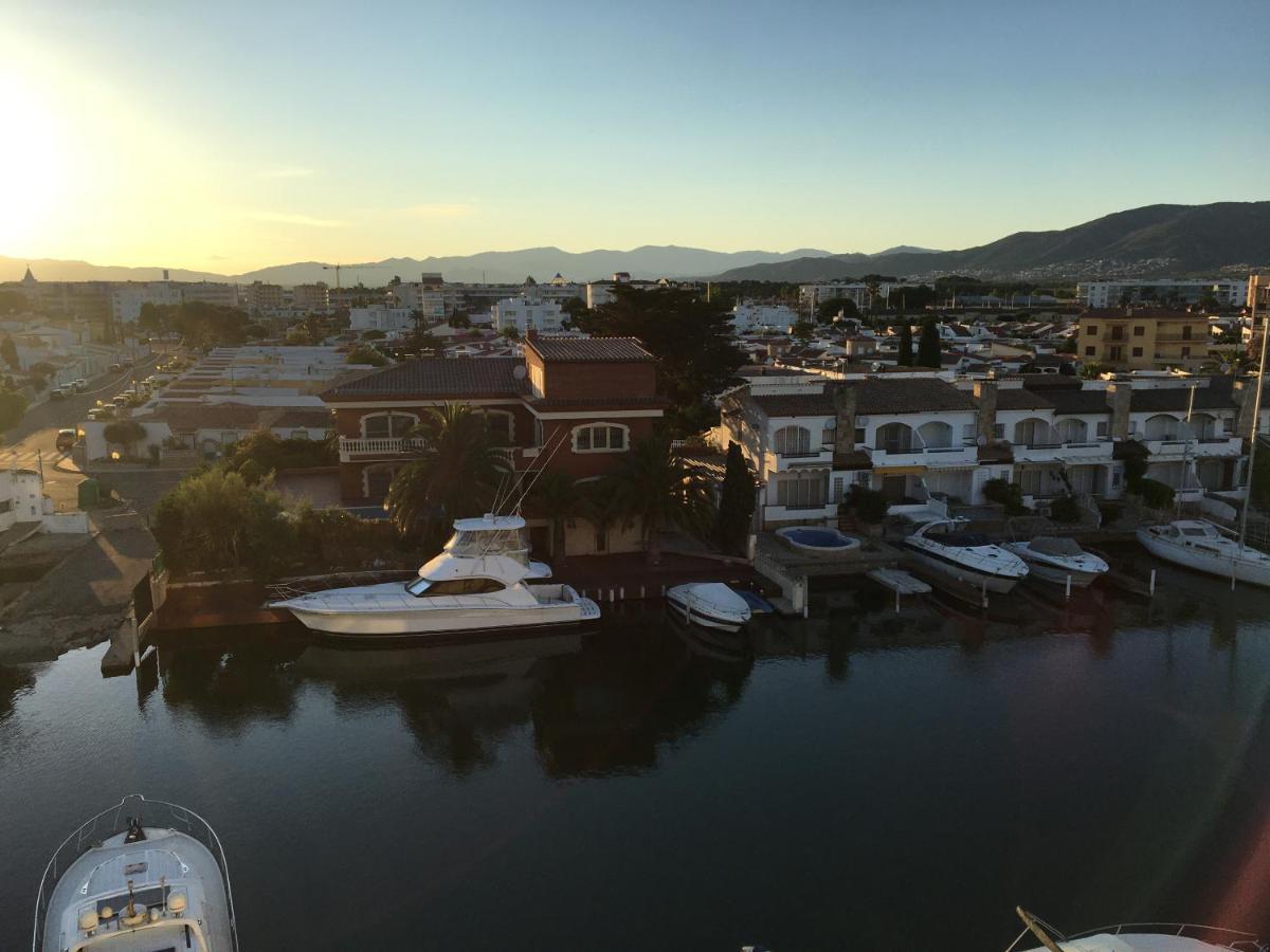 Appartement Vue Panoramique Sur La Mediterrannee, Sur Canal & Proche Roses